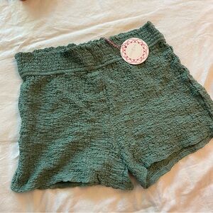 NWT Umgee Shorts size L in Dusty Mint